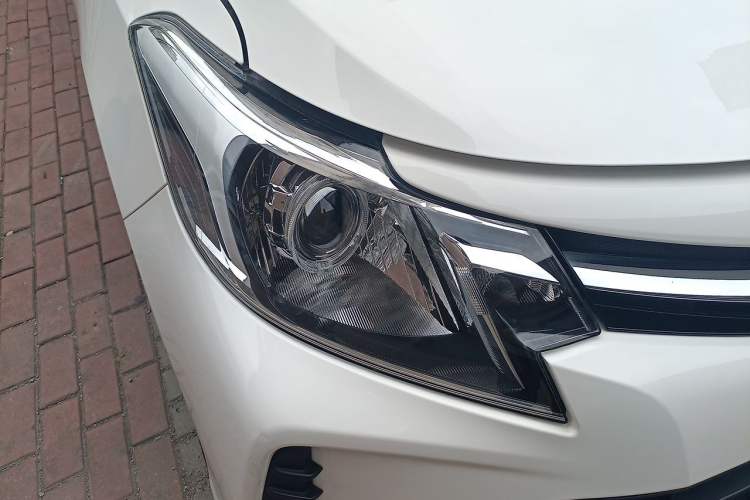 Used Toyota Vios 2021 1.5L CVT Innovation Edition Right Front Headlight