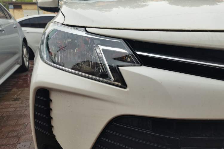 Used Toyota Vios 2021 1.5L CVT Innovation Edition Right Front Headlight