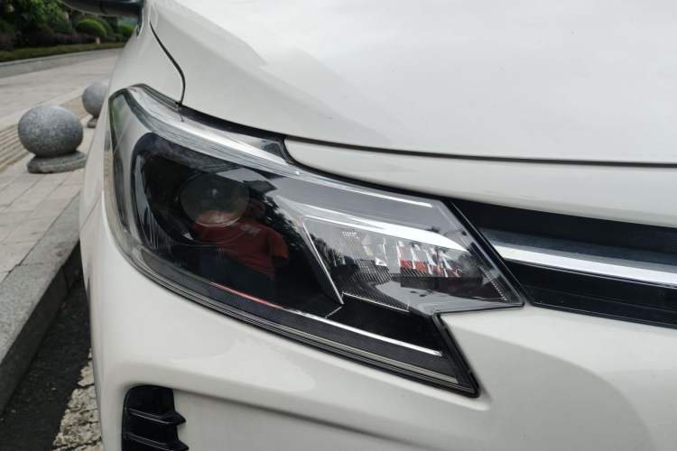 Used Toyota Vios 2021 1.5L CVT Smart Drive Edition Right Front Headlight