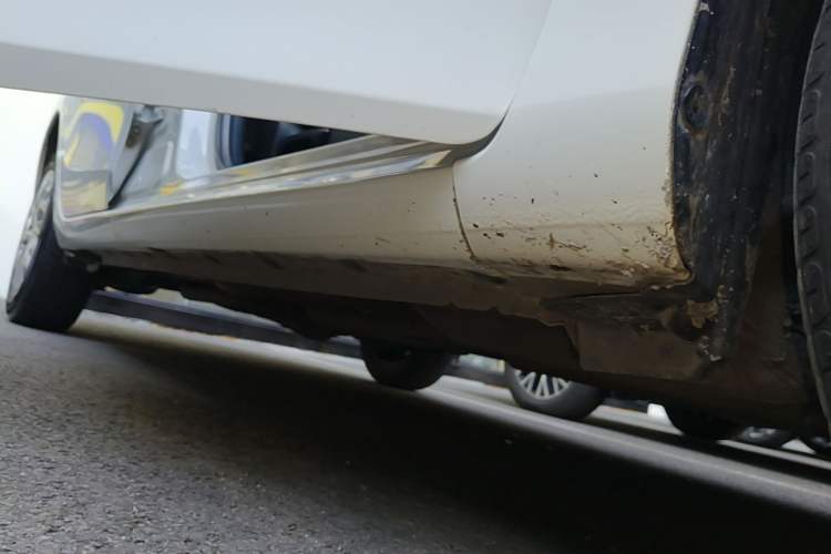 Used Toyota Vios 2021 1.5L CVT Innovation Edition Right Side Sill