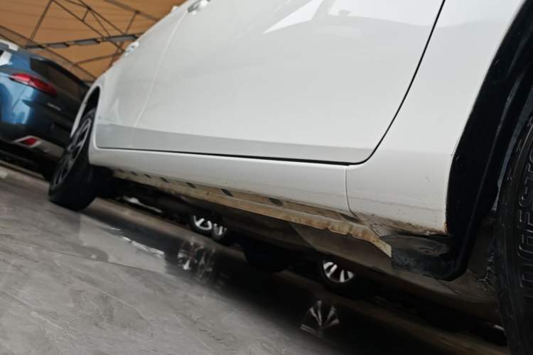 Used Toyota Vios 2021 1.5L CVT Innovation Edition Right Side Sill