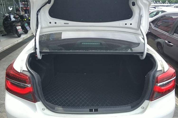 Used Toyota Vios 2021 1.5L CVT Comfort Edition Trunk