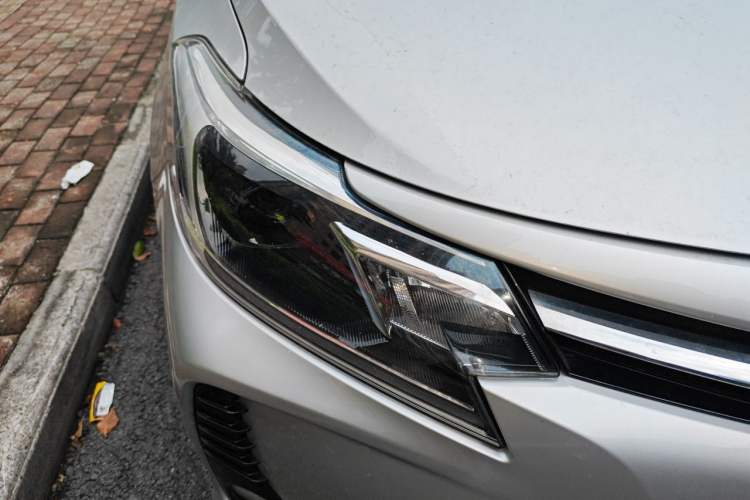 Used Toyota Vios 2022 1.5L 20th Anniversary Edition Right Front Headlight
