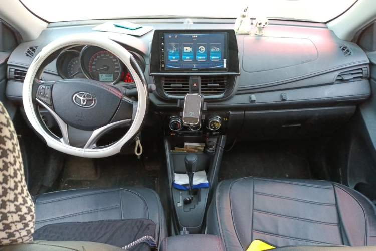 Used Toyota Vios 2022 1.5L CVT Active Drive CARE Edition Center Console