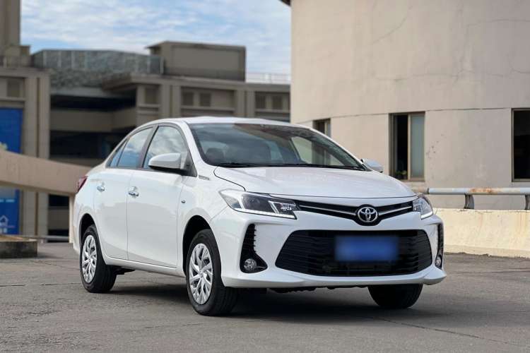Used Toyota Vios 2022 1.5L 20th Anniversary Edition Front Right 45 Deg