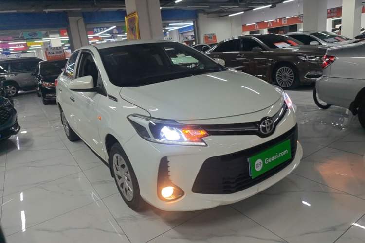 Used Toyota Vios 2022 1.5L 20th Anniversary Edition Front Right 45 Deg