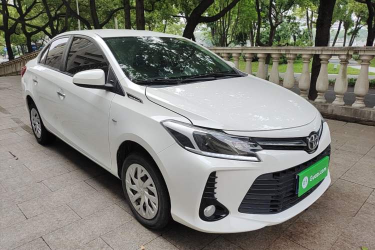 Used Toyota Vios 2022 1.5L 20th Anniversary Edition Front Right 45 Deg