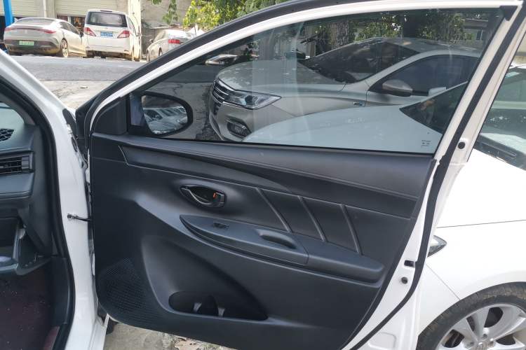 Used Toyota Vios 2022 1.5L 20th Anniversary Edition Interior 5