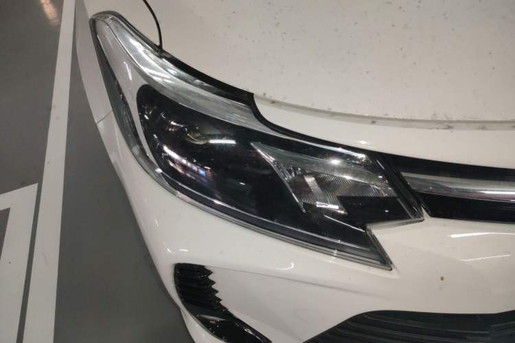 Used Toyota Vios 2022 1.5L 20th Anniversary Edition Right Front Headlight