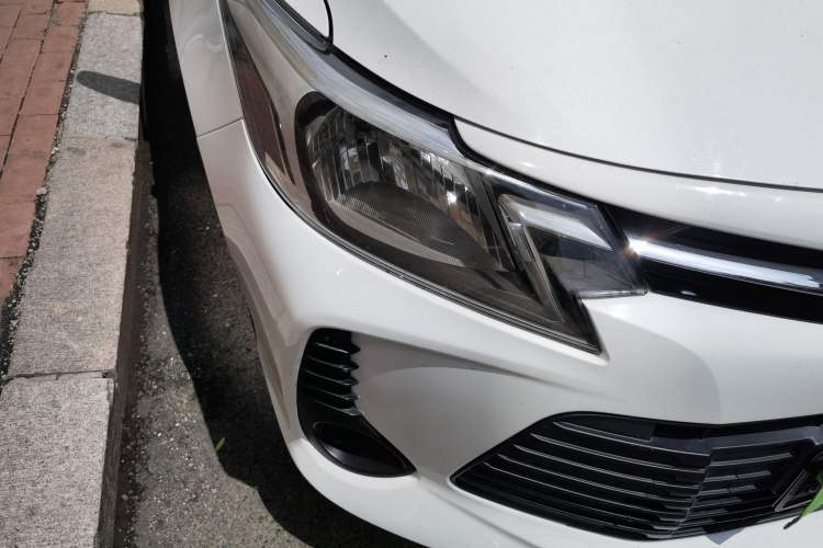 Used Toyota Vios 2022 1.5L CVT Active Drive CARE Edition Right Front Headlight