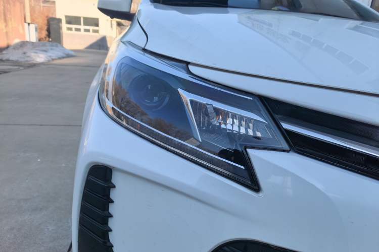 Used Toyota Vios 2022 1.5L 20th Anniversary Edition Right Front Headlight