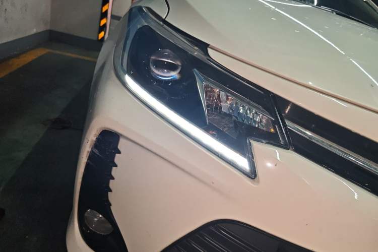 Used Toyota Vios 2022 1.5L 20th Anniversary Edition Right Front Headlight