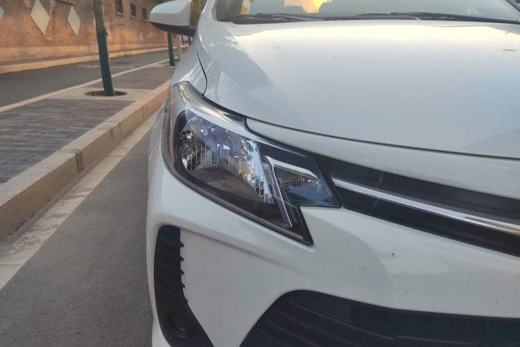 Used Toyota Vios 2022 1.5L CVT Active Drive CARE Edition Right Front Headlight