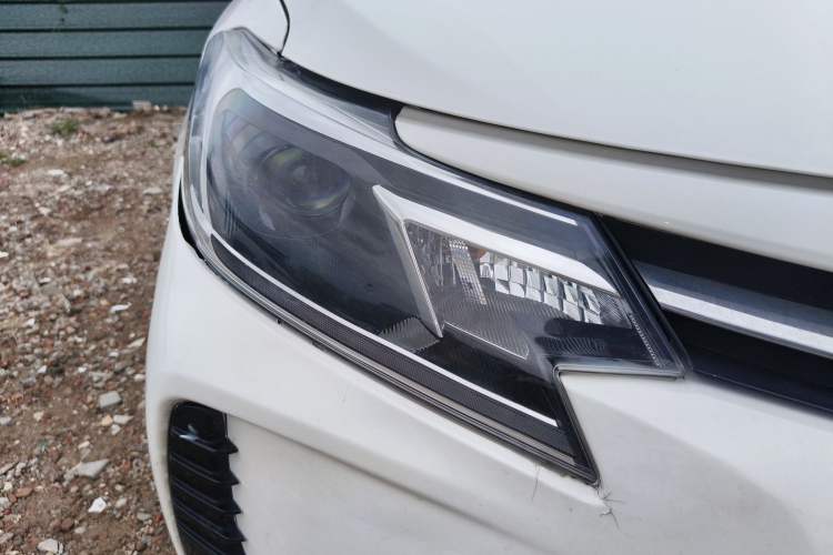 Used Toyota Vios 2022 1.5L 20th Anniversary Edition Right Front Headlight