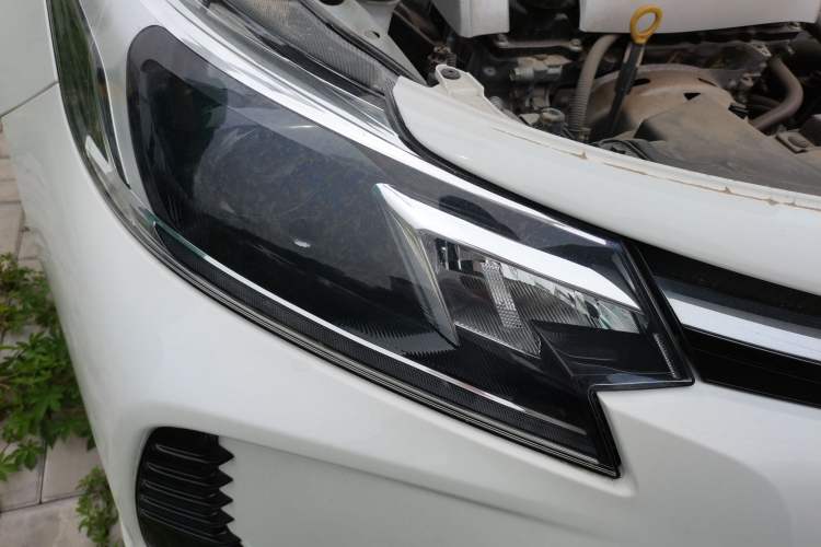 Used Toyota Vios 2022 1.5L 20th Anniversary Edition Right Front Headlight