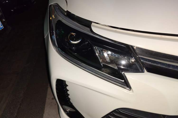 Used Toyota Vios 2022 1.5L 20th Anniversary Edition Right Front Headlight