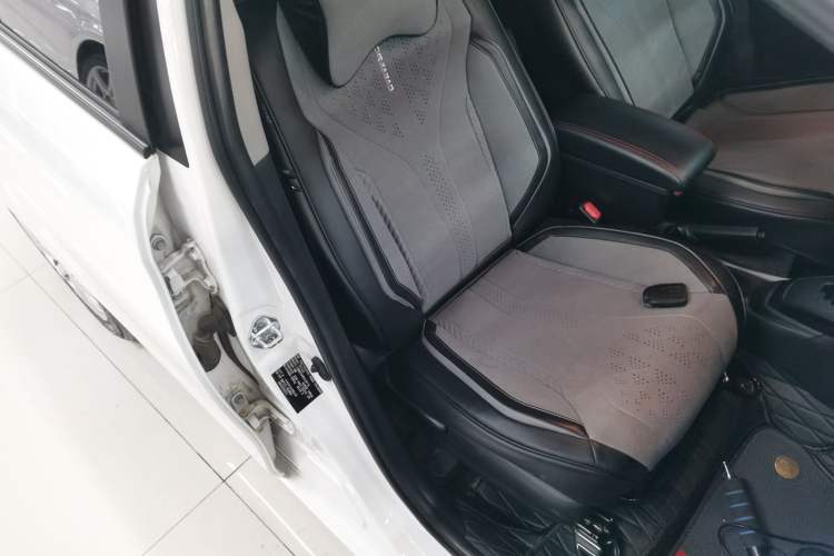 Used Toyota Vios 2022 1.5L 20th Anniversary Edition Right Front Seat