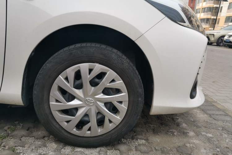 Used Toyota Vios 2022 1.5L 20th Anniversary Edition Right Front Wheel Hub