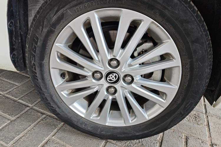 Used Toyota Vios 2022 1.5L 20th Anniversary Edition Right Front Wheel Hub