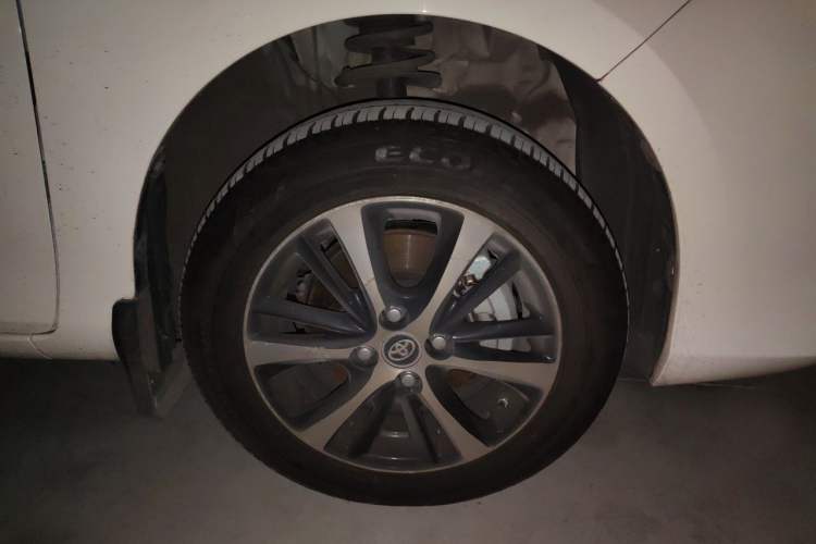 Used Toyota Vios 2022 1.5L 20th Anniversary Edition Right Front Wheel Hub