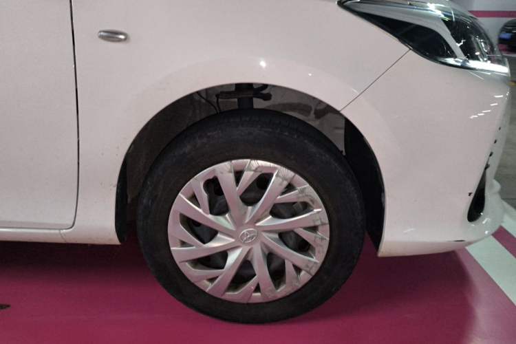 Used Toyota Vios 2022 1.5L 20th Anniversary Edition Right Front Wheel Hub