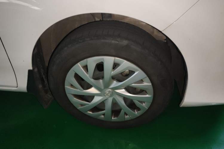 Used Toyota Vios 2022 1.5L 20th Anniversary Edition Right Front Wheel Hub