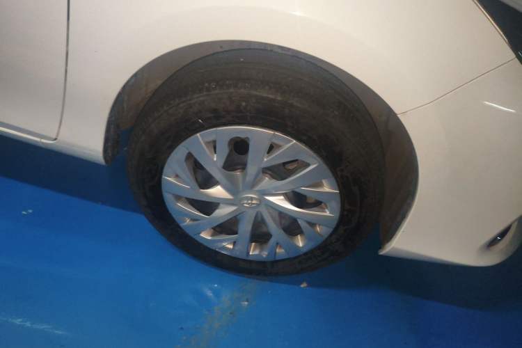 Used Toyota Vios 2022 1.5L 20th Anniversary Edition Right Front Wheel Hub