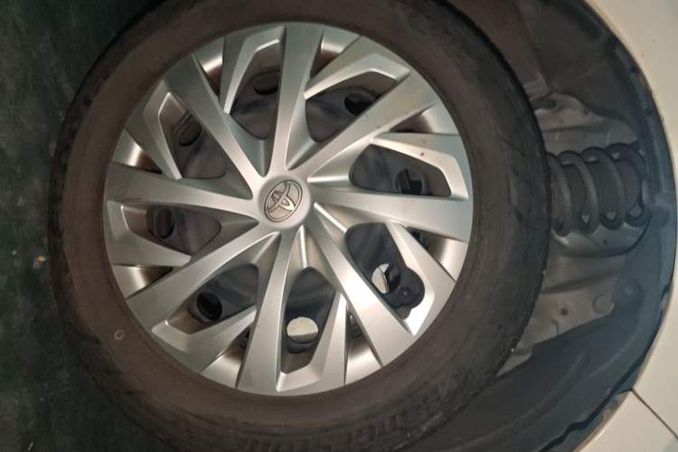Used Toyota Vios 2022 1.5L 20th Anniversary Edition Right Front Wheel Hub