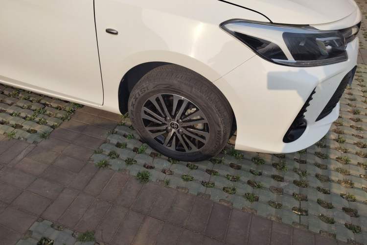 Used Toyota Vios 2022 1.5L 20th Anniversary Edition Right Front Wheel Hub