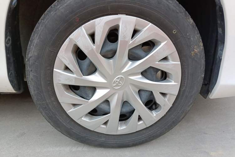 Used Toyota Vios 2022 1.5L 20th Anniversary Edition Right Front Wheel Hub