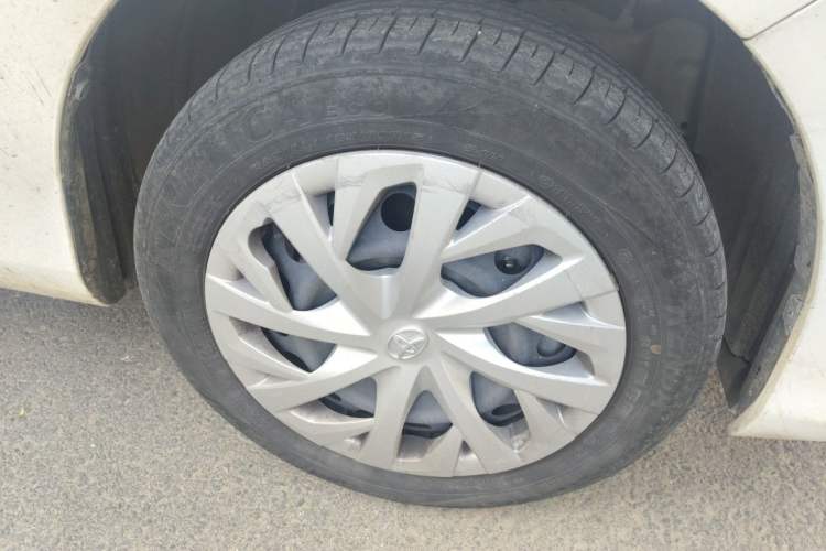Used Toyota Vios 2022 1.5L 20th Anniversary Edition Right Front Wheel Hub