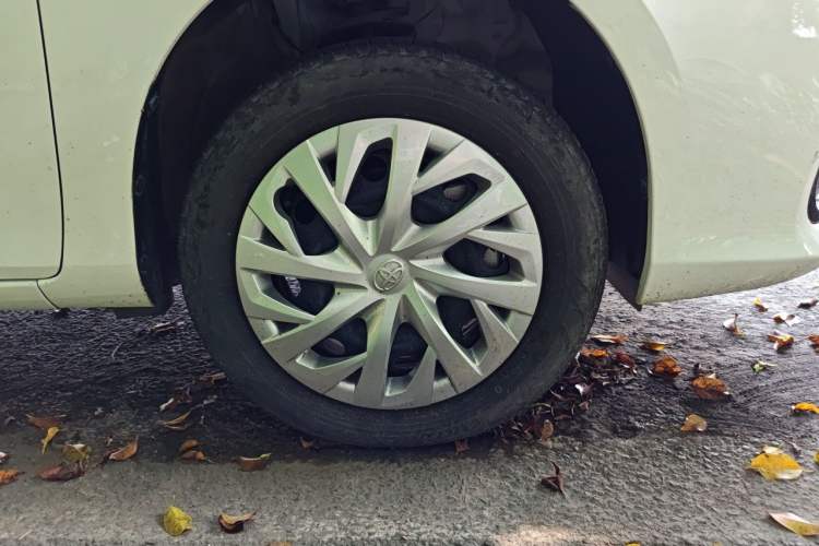 Used Toyota Vios 2022 1.5L 20th Anniversary Edition Right Front Wheel Hub