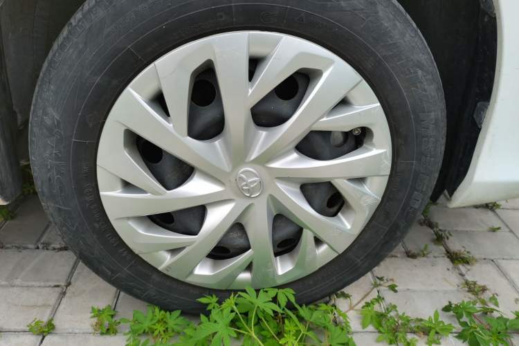 Used Toyota Vios 2022 1.5L 20th Anniversary Edition Right Front Wheel Hub