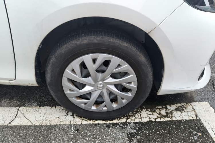 Used Toyota Vios 2022 1.5L 20th Anniversary Edition Right Front Wheel Hub