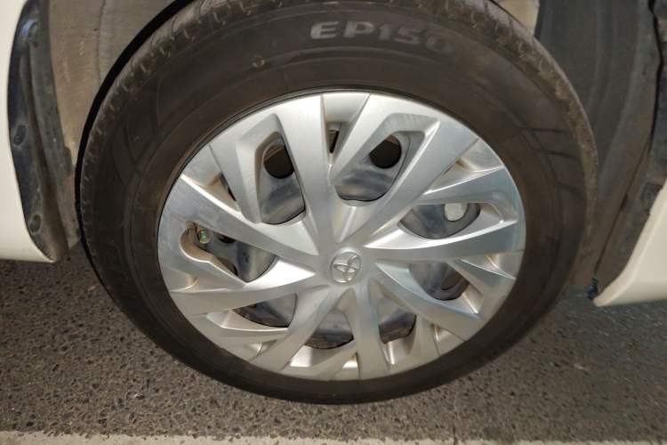 Used Toyota Vios 2022 1.5L 20th Anniversary Edition Right Front Wheel Hub