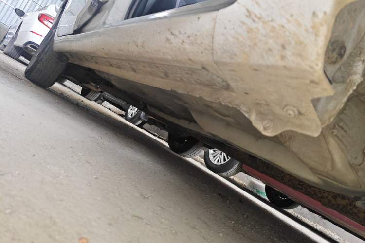 Used Toyota Vios 2022 1.5L 20th Anniversary Edition Right Side Sill