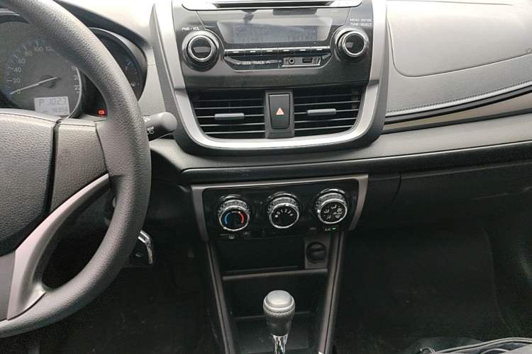 Used Toyota Vios FS 2017 1.5L CVT Trendy Edition Audio And AC Panel