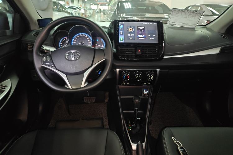 Used Toyota Vios FS 2017 1.5L CVT Trendy Edition Center Console