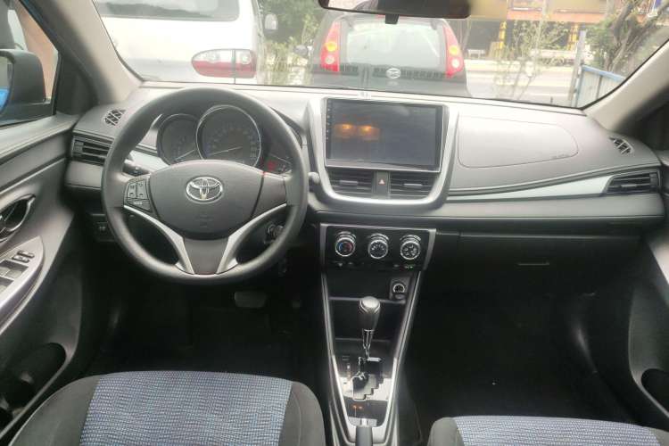 Used Toyota Vios FS 2017 1.5L CVT Trendy Edition Center Console