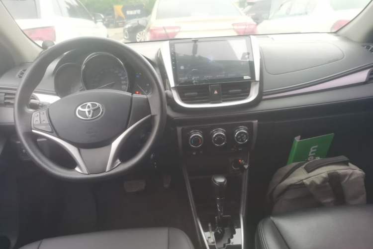 Used Toyota Vios FS 2017 1.5L CVT Trendy Edition Center Console