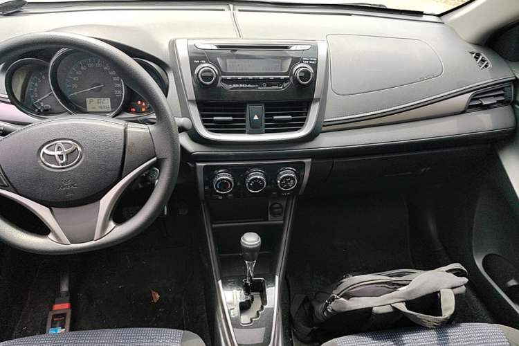 Used Toyota Vios FS 2017 1.5L CVT Trendy Edition Center Console