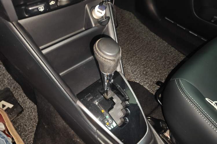 Used Toyota Vios FS 2017 1.5L CVT Trendy Edition Gear Lever