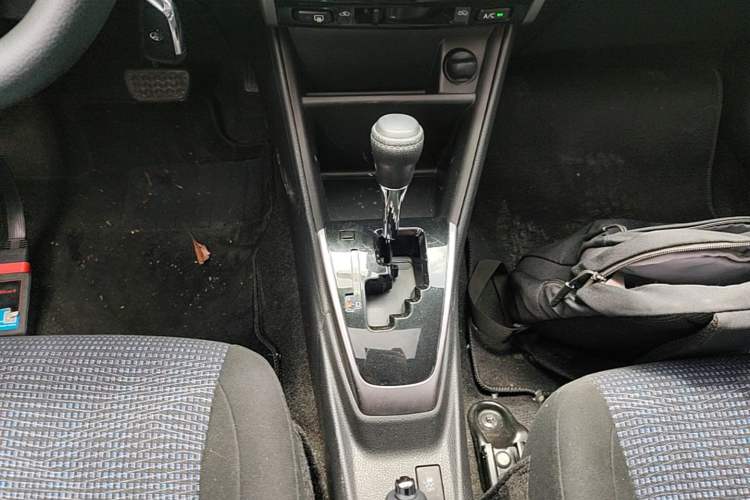 Used Toyota Vios FS 2017 1.5L CVT Trendy Edition Gear Lever