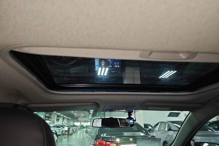 Used Toyota Vios FS 2017 1.5L CVT Trendy Edition Headliner