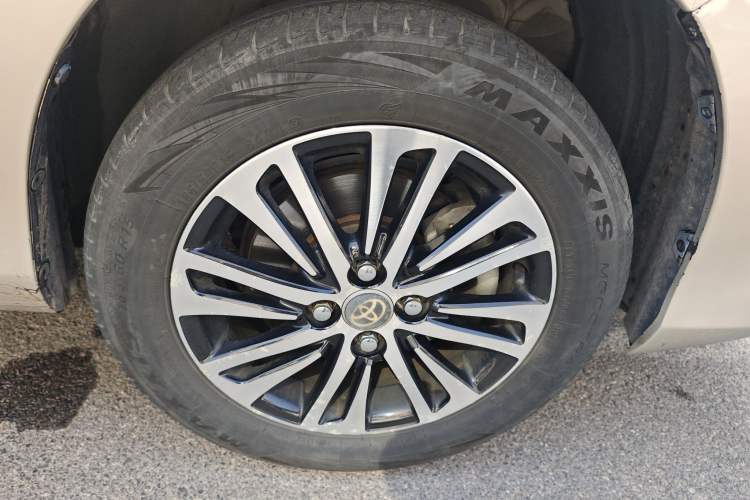 Used Toyota Vios FS 2017 1.3L CVT Sharp Edition Right Front Wheel Hub