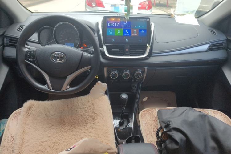 Used Toyota Vios FS 2017 1.5L CVT Trendy Edition Center Console