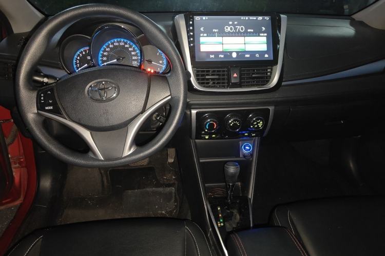 Used Toyota Vios FS 2017 1.5L CVT Trendy Edition Center Console