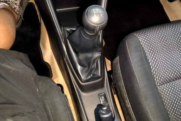 Used Toyota Vios FS 2017 1.3L Manual Sharp Edition Gear Lever