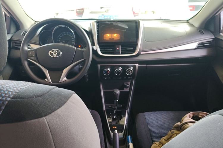 Used Toyota Vios FS 2017 1.5L CVT Trendy Edition Center Console