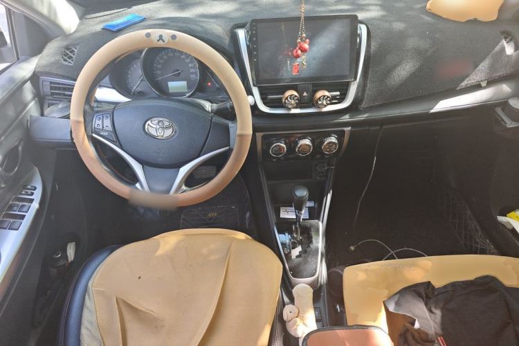 Used Toyota Vios FS 2017 1.5L CVT Trendy Edition Center Console